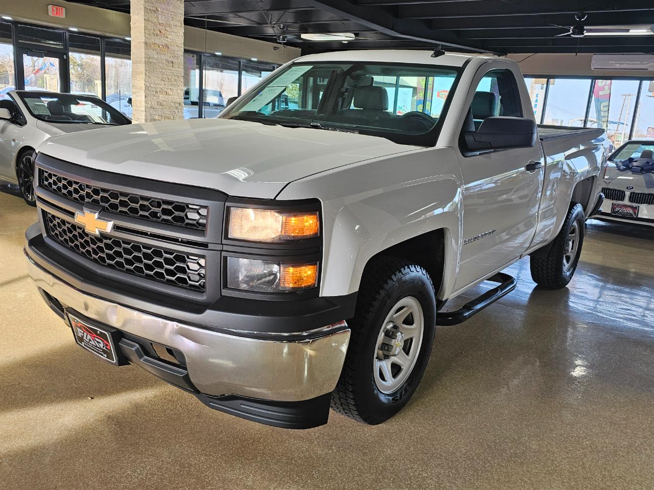 Chevrolet Silverado 1500 2WD Reg Cab 119.0" Work Truck w/1WT 2014