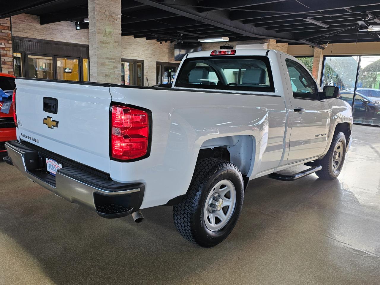 Chevrolet Silverado 1500 2WD Reg Cab 119.0" Work Truck w/1WT 2014