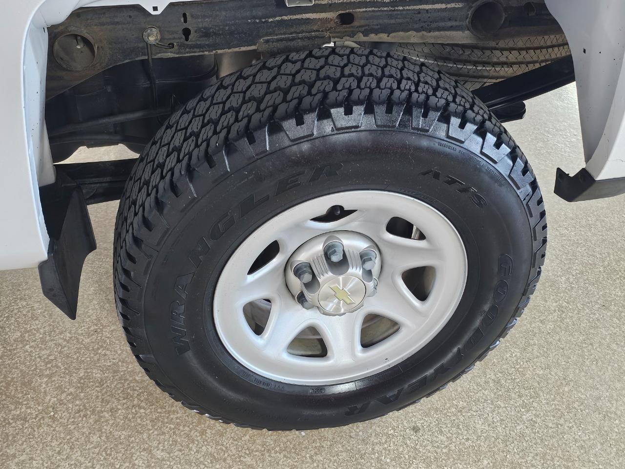 Chevrolet Silverado 1500 2WD Reg Cab 119.0" Work Truck w/1WT 2014