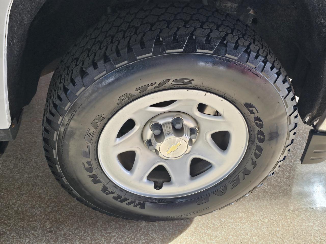 Chevrolet Silverado 1500 2WD Reg Cab 119.0" Work Truck w/1WT 2014