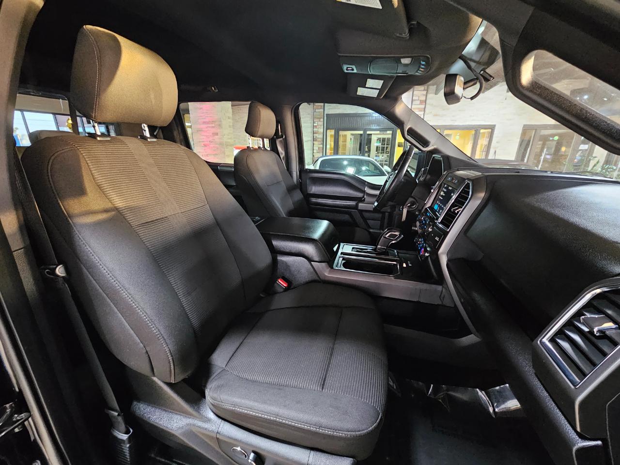 Ford F-150 4WD SuperCrew 145" XLT 2016