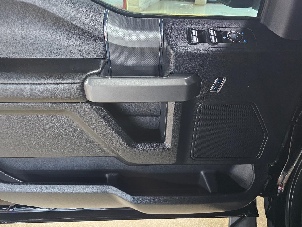 Ford F-150 4WD SuperCrew 145" XLT 2016