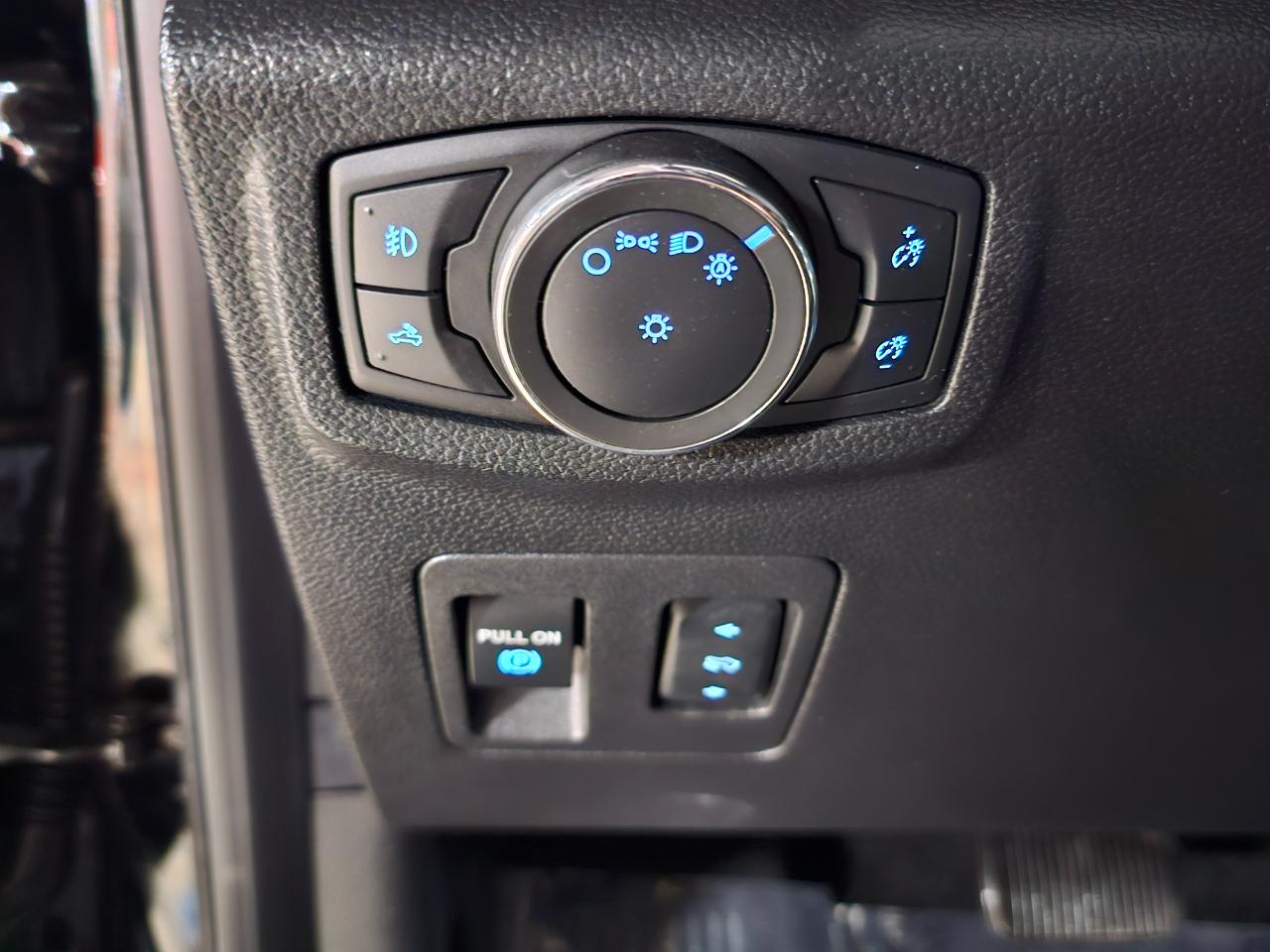 Ford F-150 4WD SuperCrew 145" XLT 2016