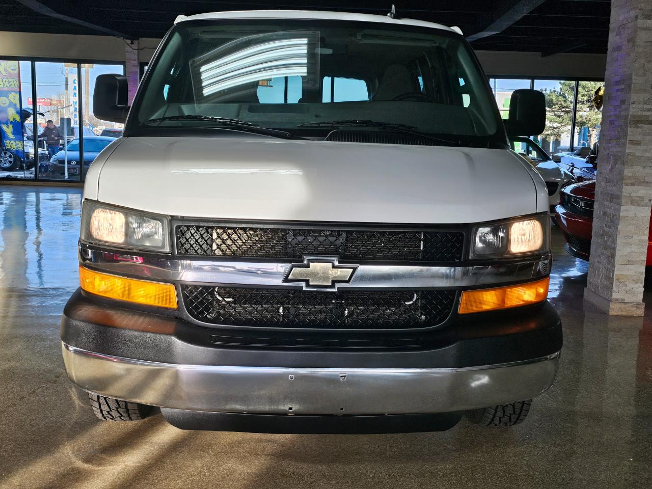 Chevrolet Express Passenger RWD 3500 155" LT w/1LT 2016