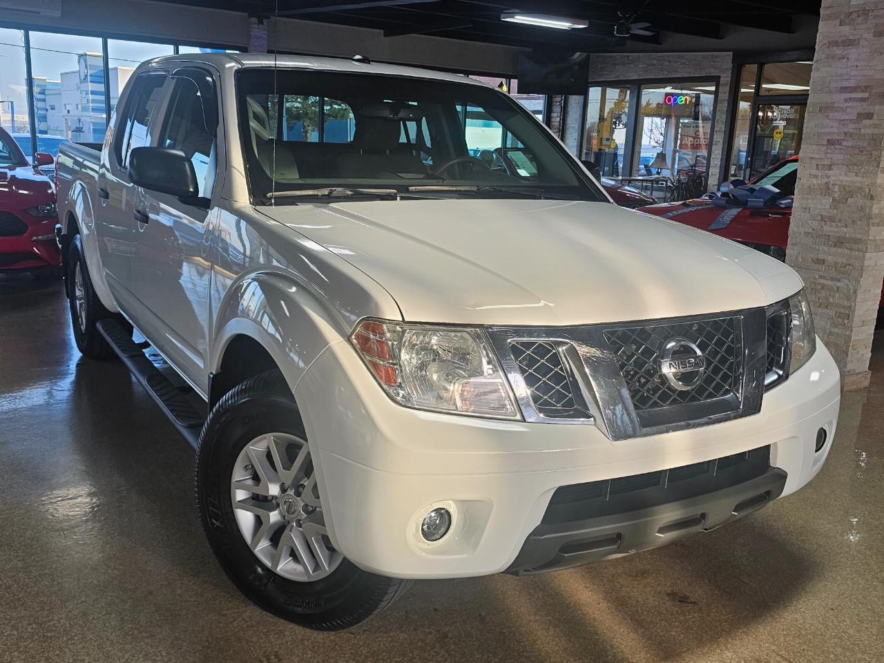 Nissan Frontier Crew Cab 4x2 SV V6 Auto 2018