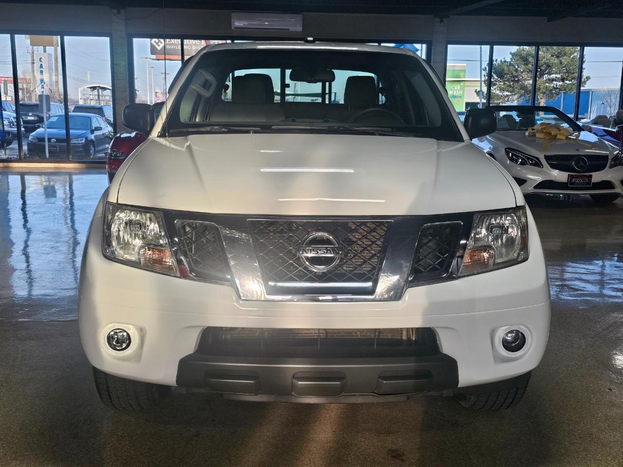 Nissan Frontier Crew Cab 4x2 SV V6 Auto 2018