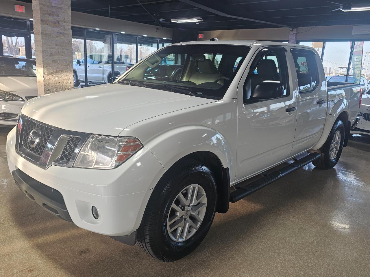 Nissan Frontier Crew Cab 4x2 SV V6 Auto 2018
