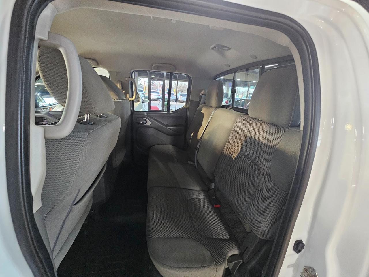 Nissan Frontier Crew Cab 4x2 SV V6 Auto 2018