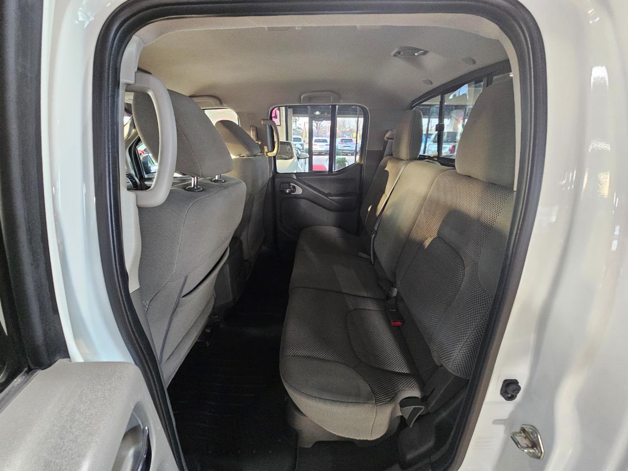 Nissan Frontier Crew Cab 4x2 SV V6 Auto 2018