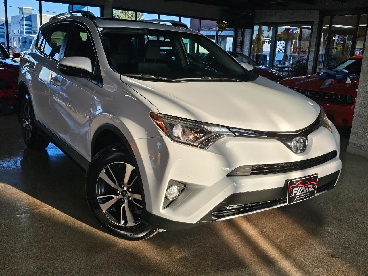 Toyota RAV4 FWD 4dr XLE (Natl) 2016