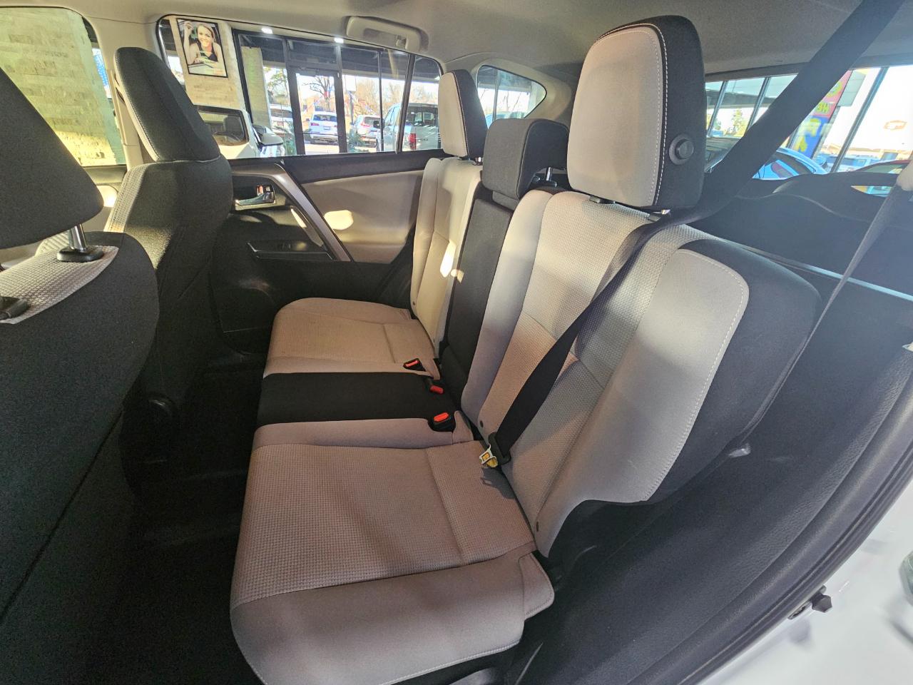 Toyota RAV4 FWD 4dr XLE (Natl) 2016