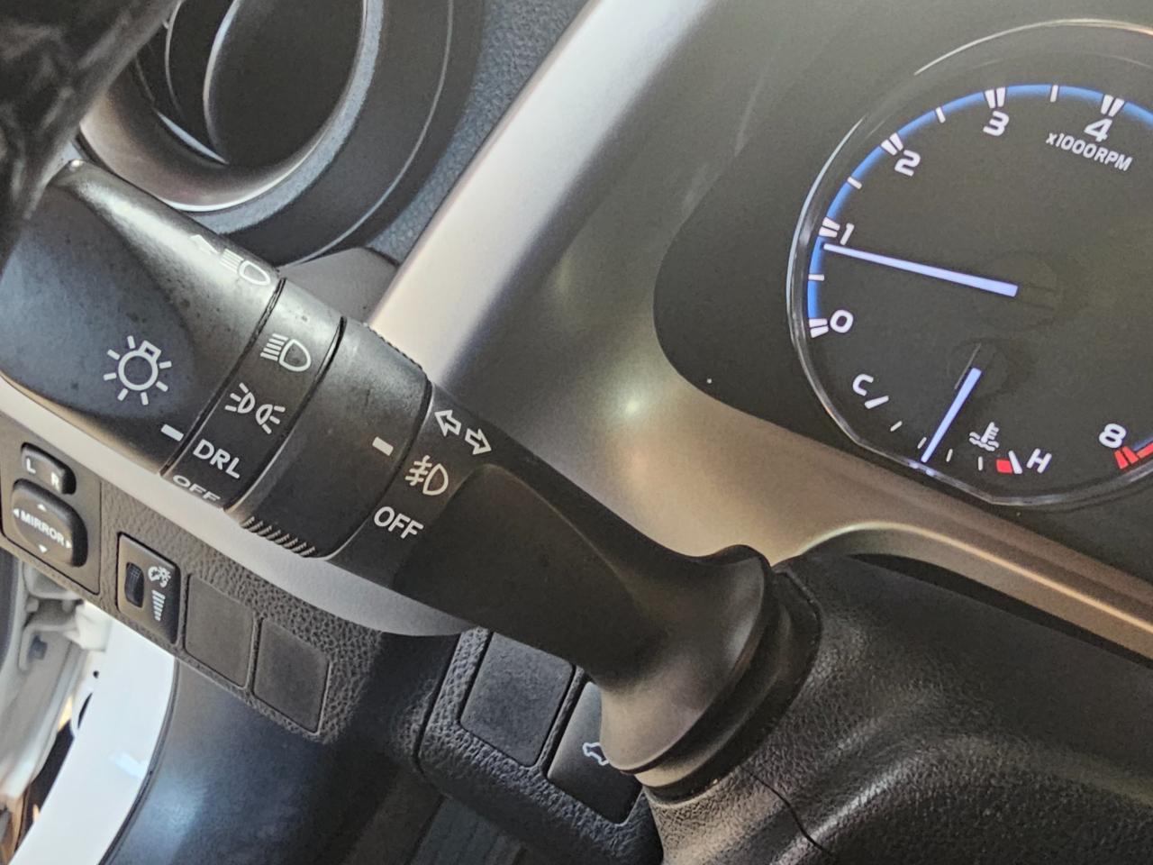 Toyota RAV4 FWD 4dr XLE (Natl) 2016