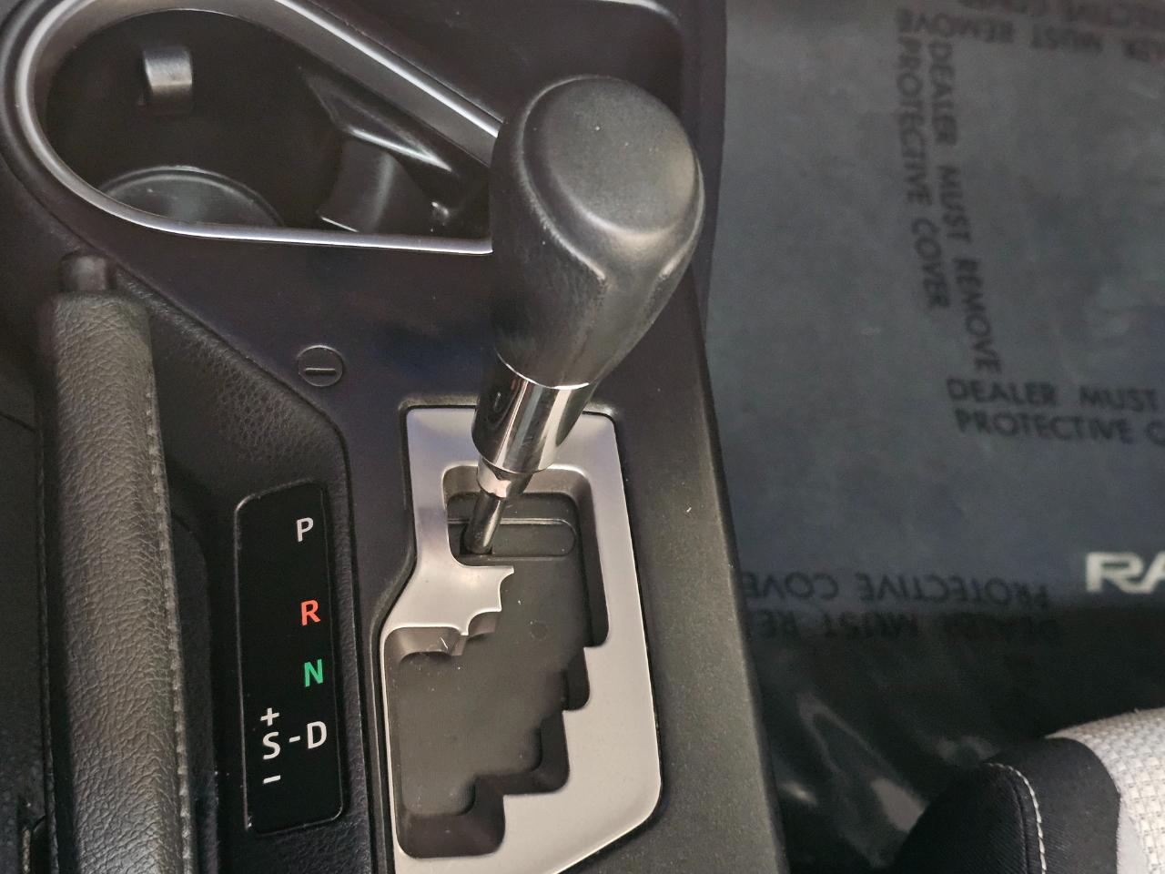 Toyota RAV4 FWD 4dr XLE (Natl) 2016