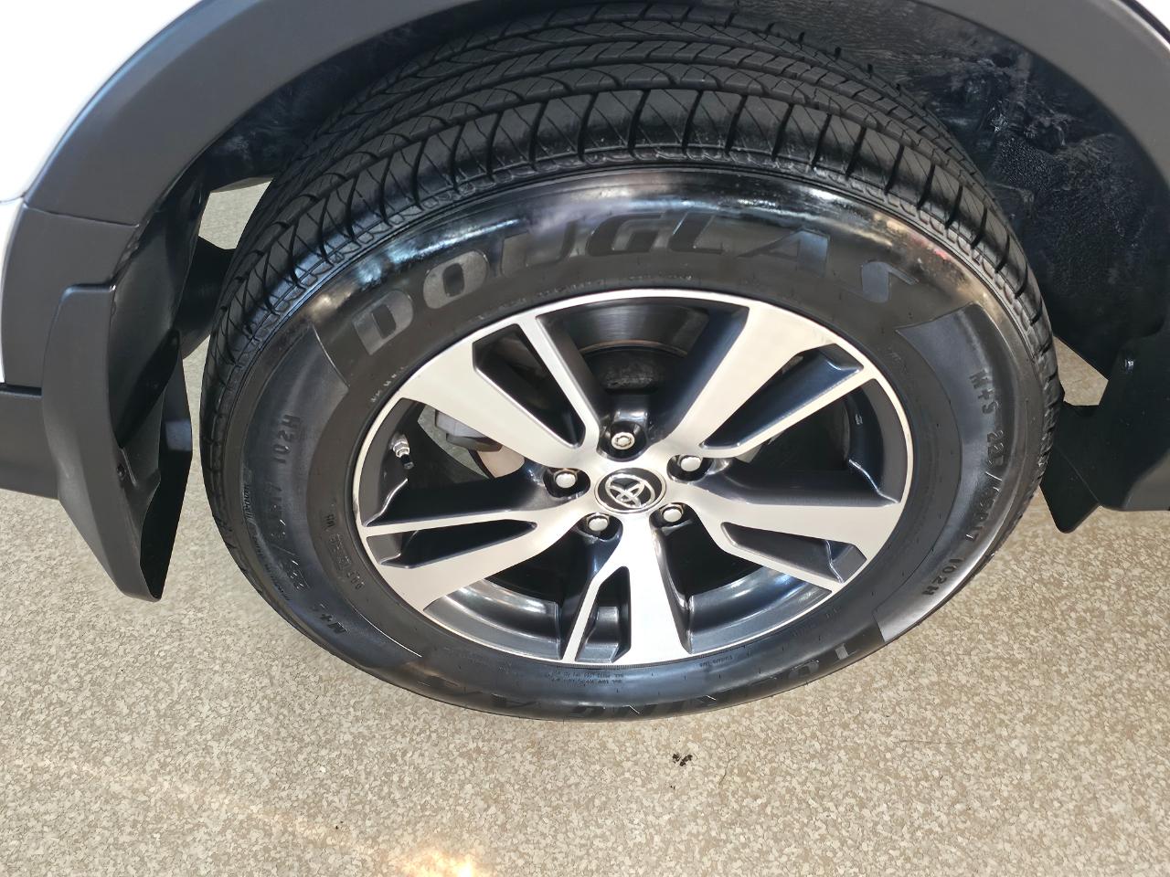 Toyota RAV4 FWD 4dr XLE (Natl) 2016