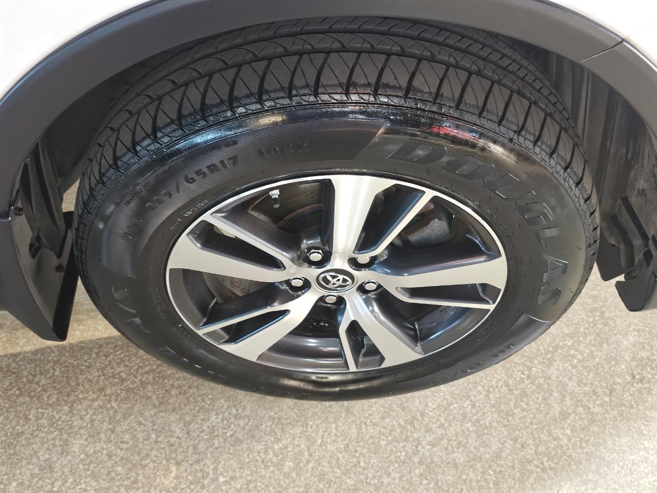 Toyota RAV4 FWD 4dr XLE (Natl) 2016