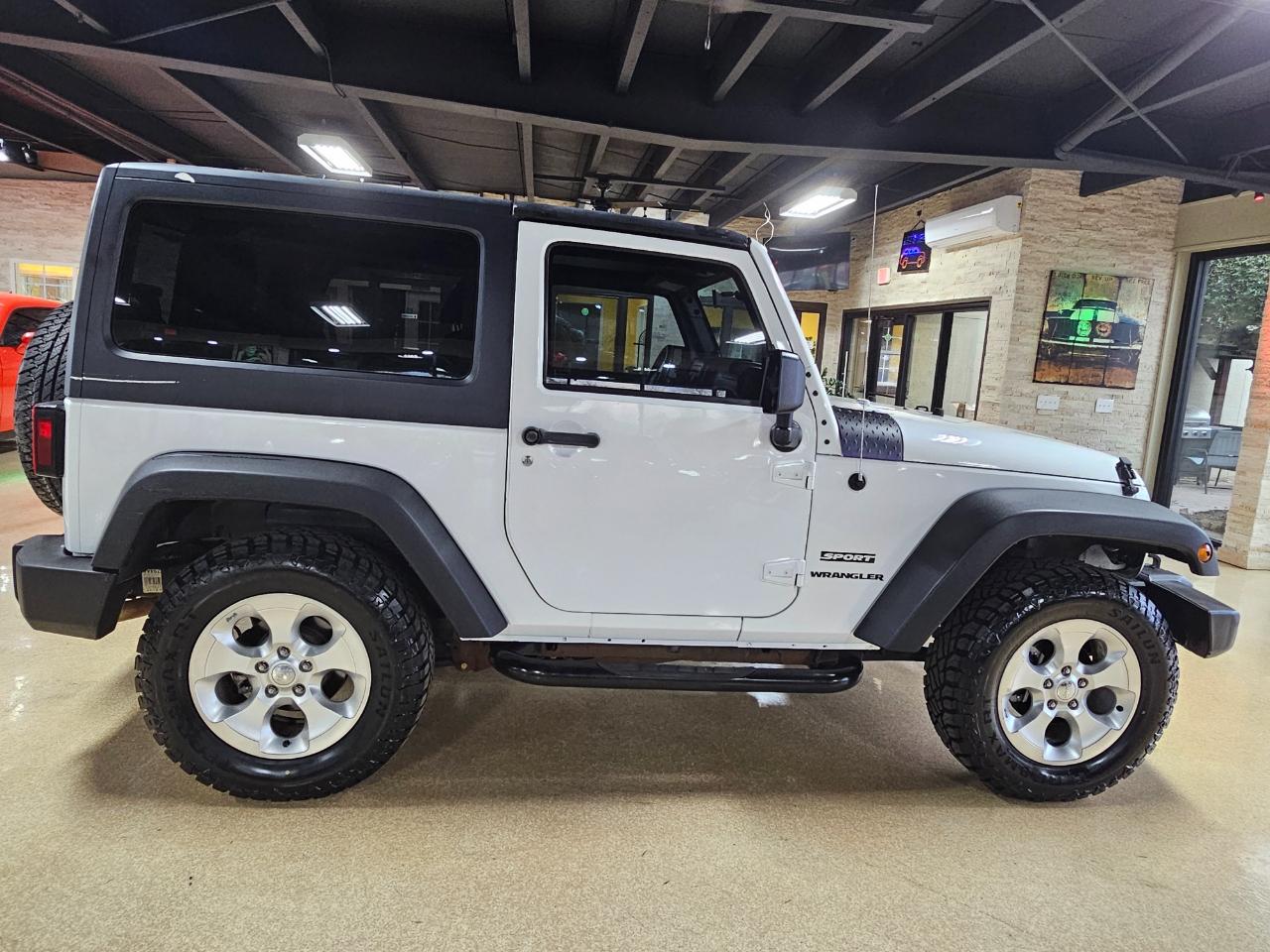 Jeep Wrangler 4WD 2dr Sport 2013