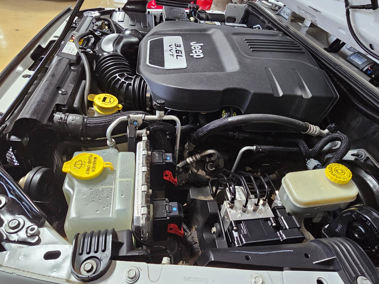 Jeep Wrangler 4WD 2dr Sport 2013