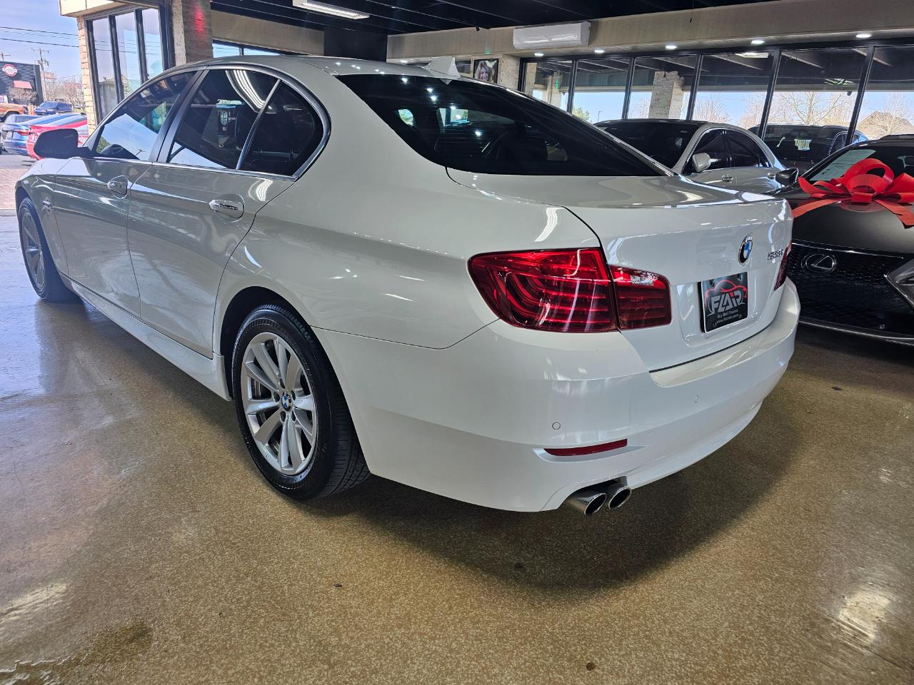 BMW 5 Series 4dr Sdn 528i RWD 2016