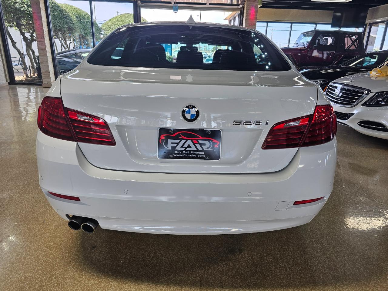 BMW 5 Series 4dr Sdn 528i RWD 2016