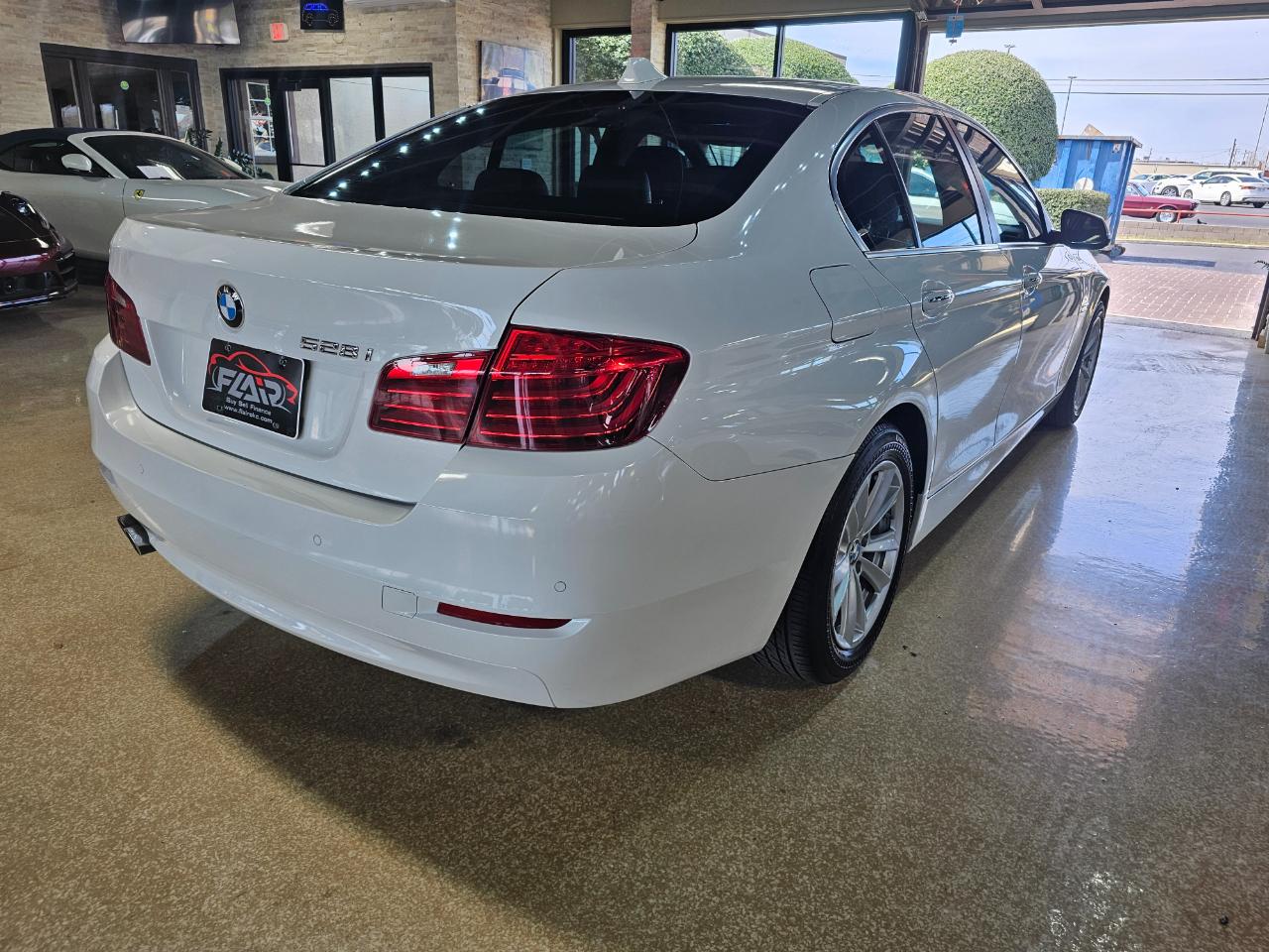 BMW 5 Series 4dr Sdn 528i RWD 2016