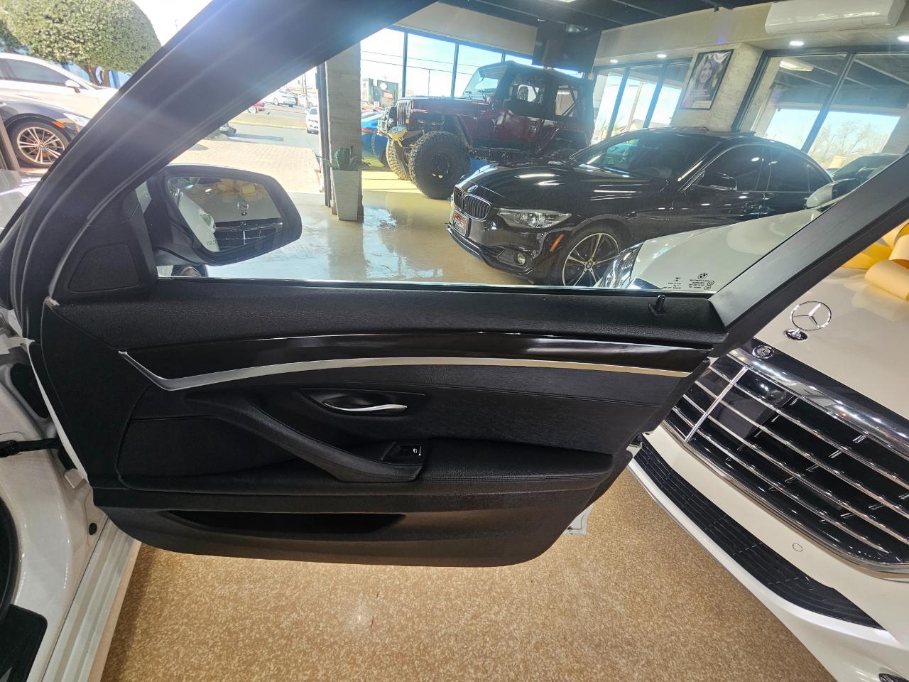 BMW 5 Series 4dr Sdn 528i RWD 2016