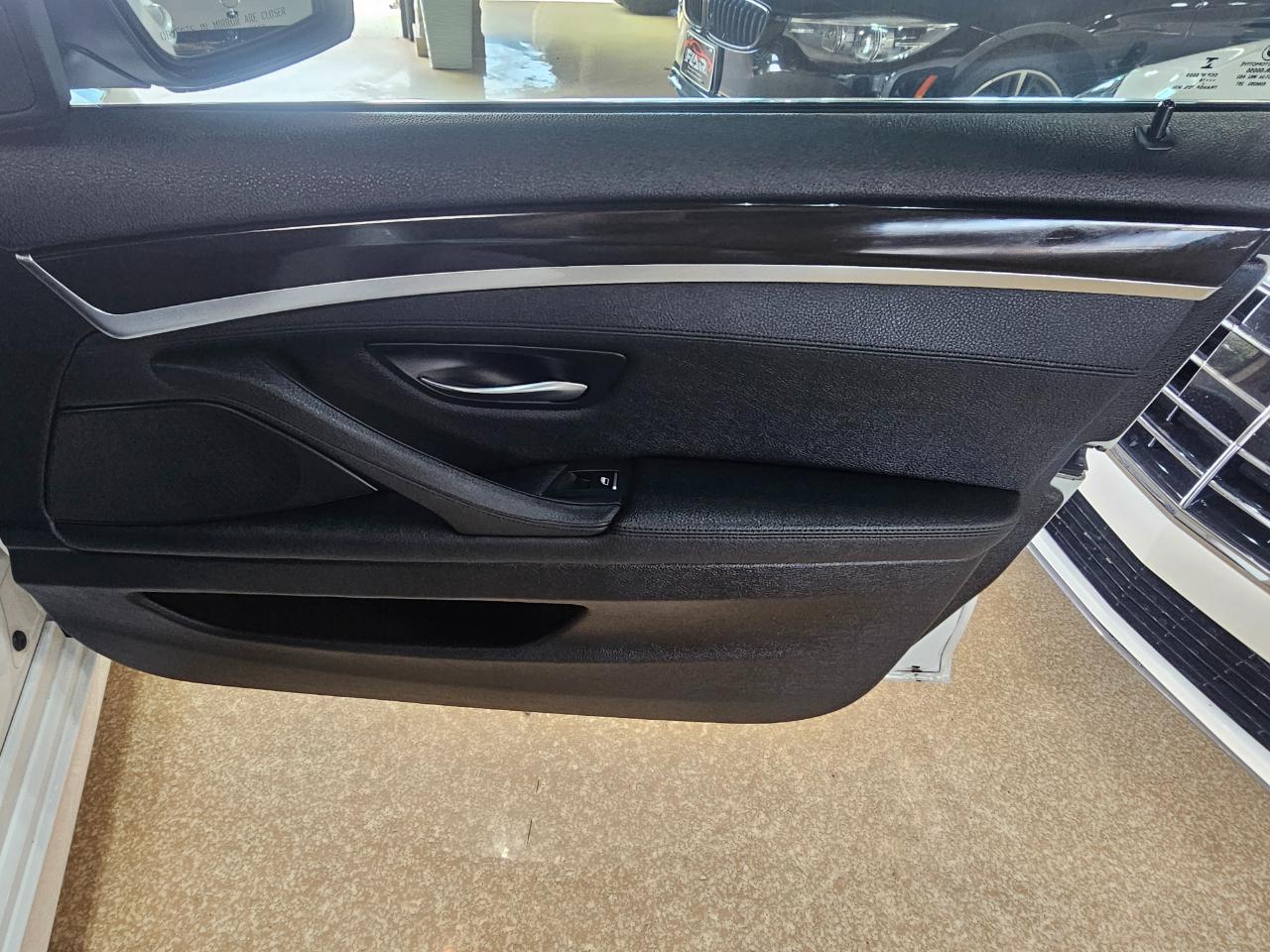 BMW 5 Series 4dr Sdn 528i RWD 2016