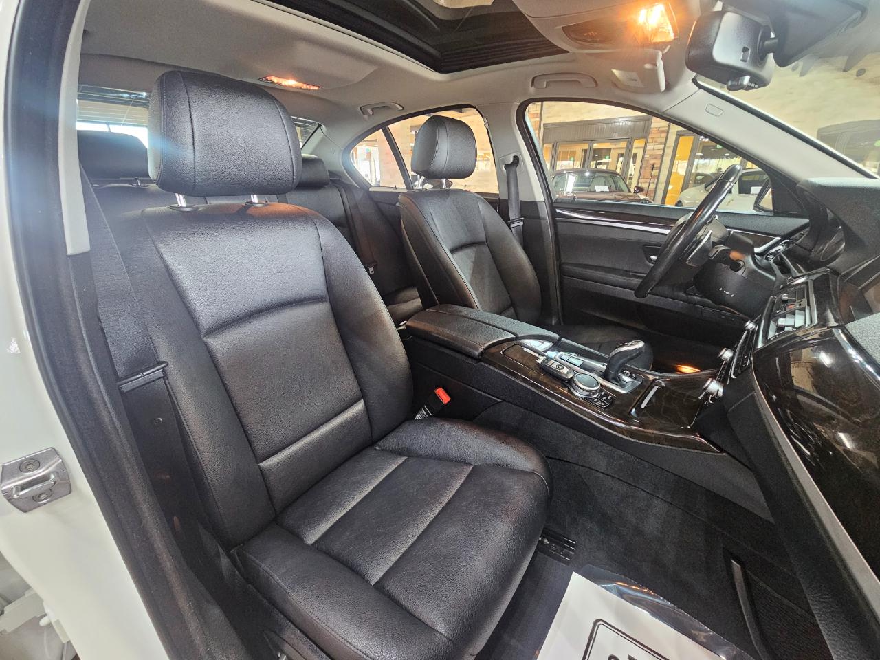 BMW 5 Series 4dr Sdn 528i RWD 2016