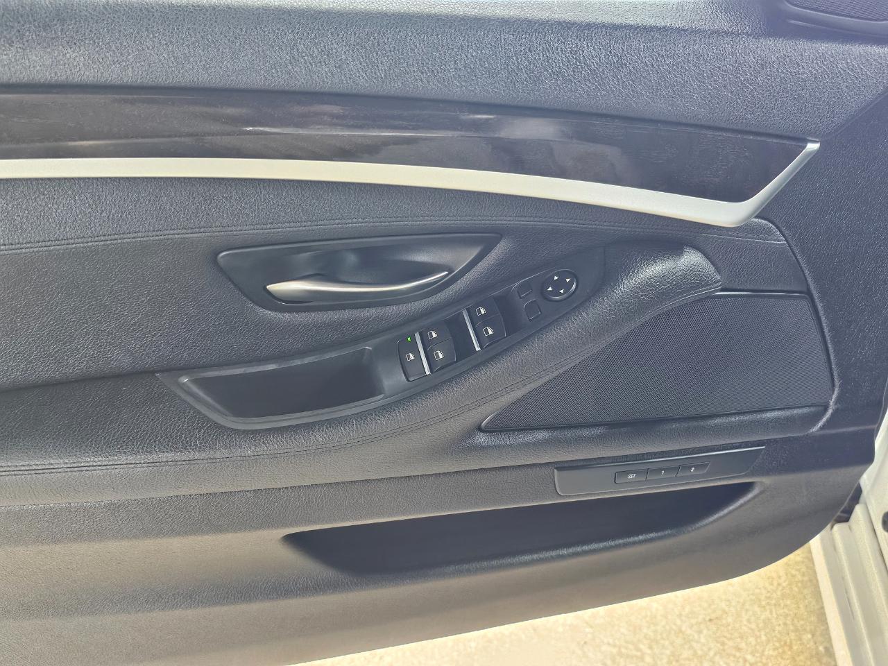 BMW 5 Series 4dr Sdn 528i RWD 2016