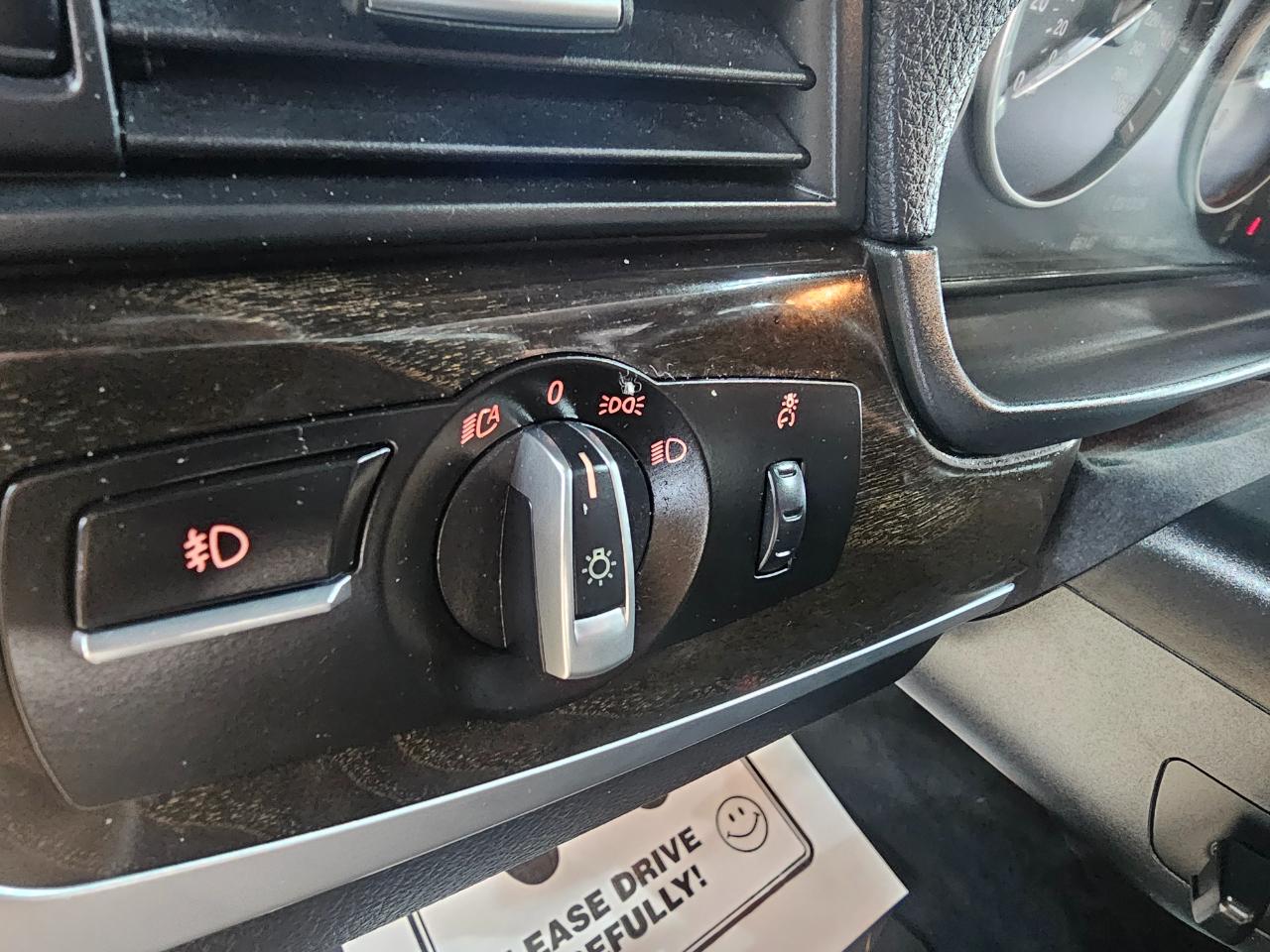 BMW 5 Series 4dr Sdn 528i RWD 2016