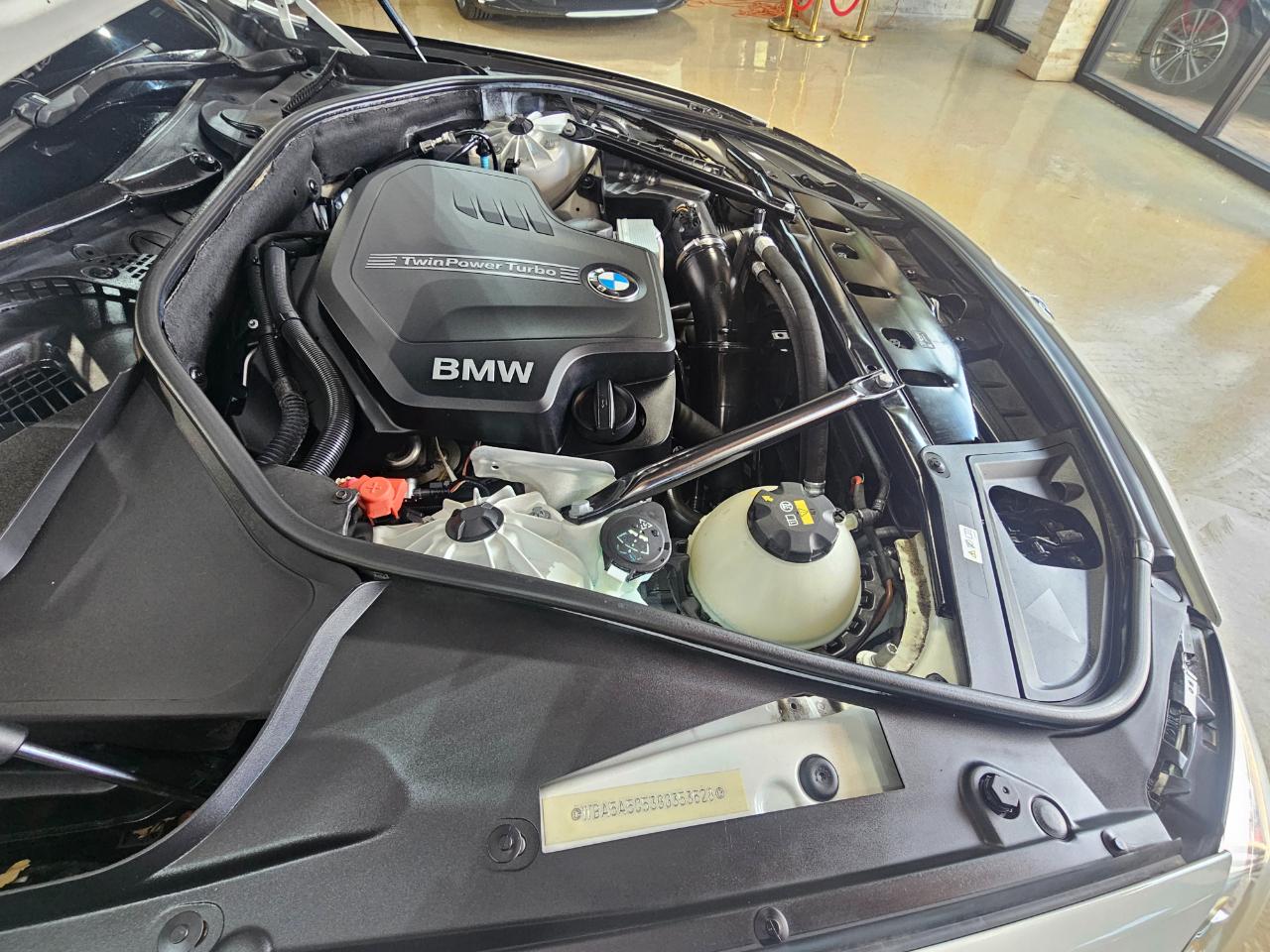 BMW 5 Series 4dr Sdn 528i RWD 2016