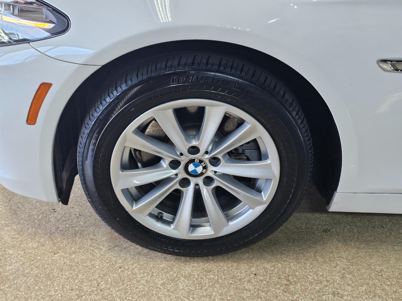 BMW 5 Series 4dr Sdn 528i RWD 2016