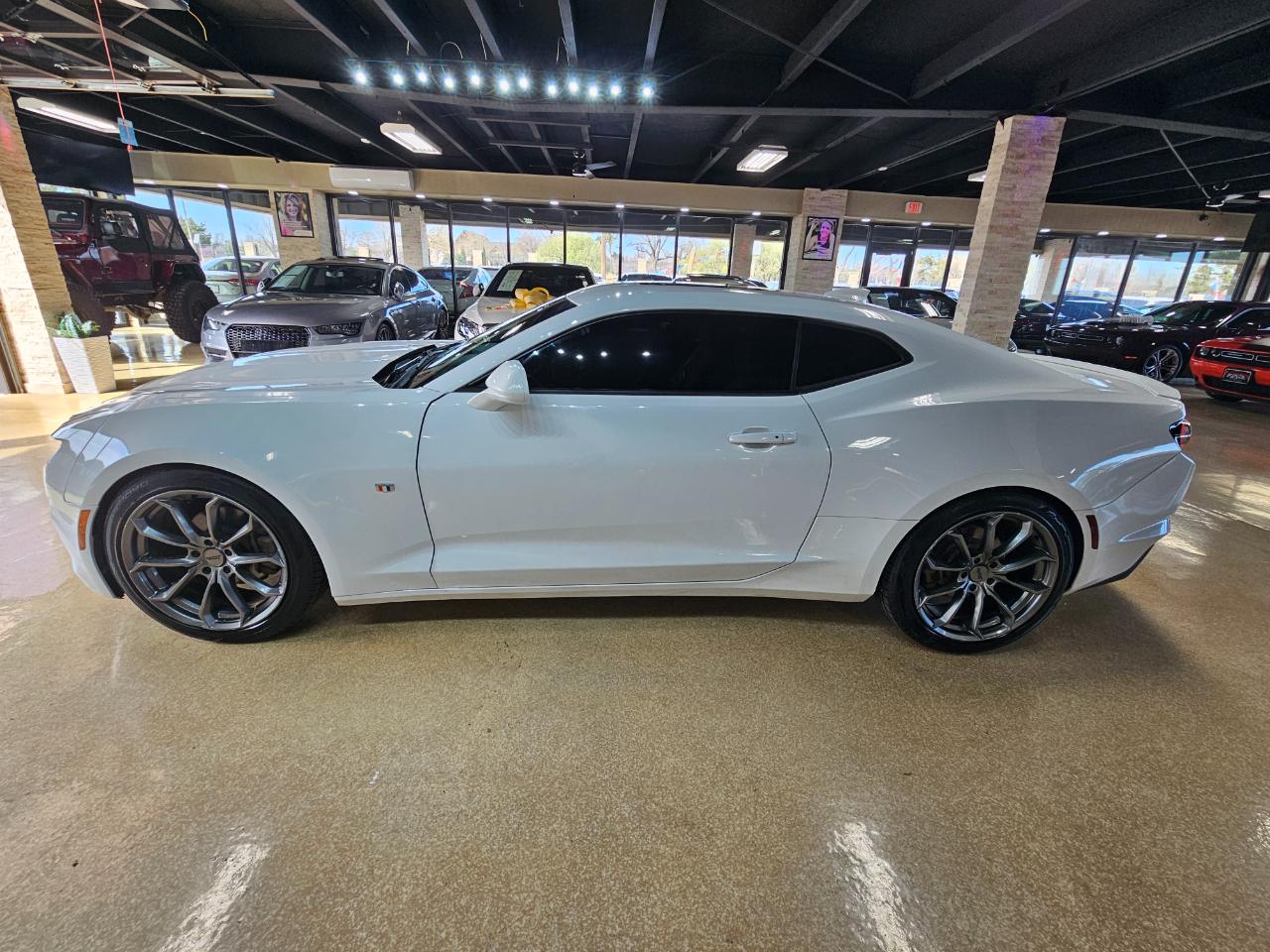Chevrolet Camaro 2dr Cpe 2LT 2019