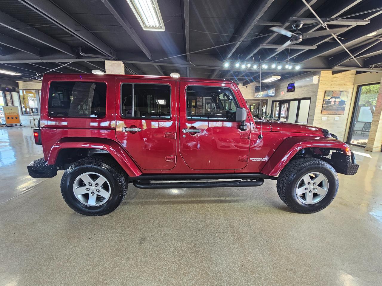 Jeep Wrangler Unlimited 4WD 4dr Rubicon 2012