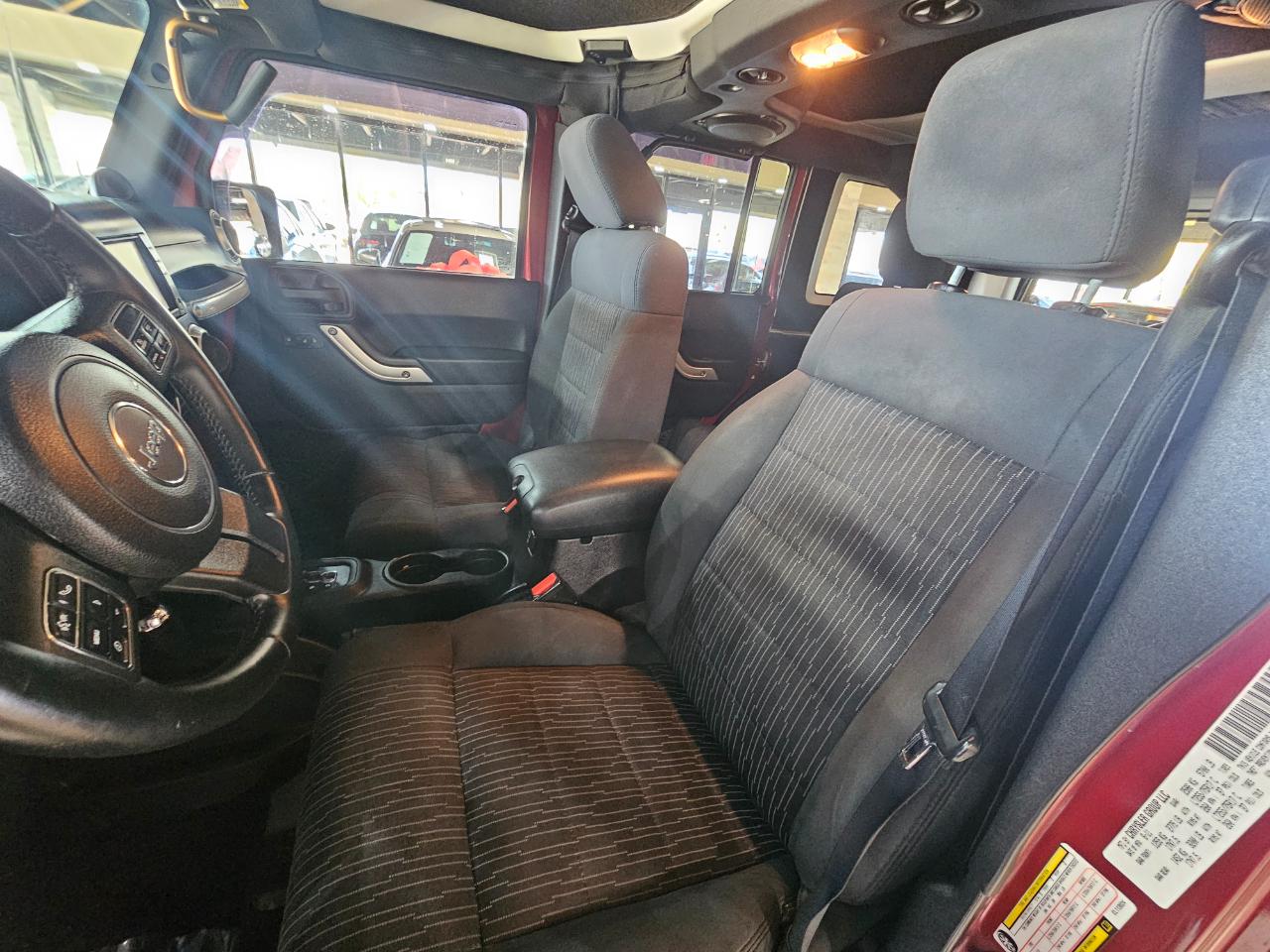 Jeep Wrangler Unlimited 4WD 4dr Rubicon 2012