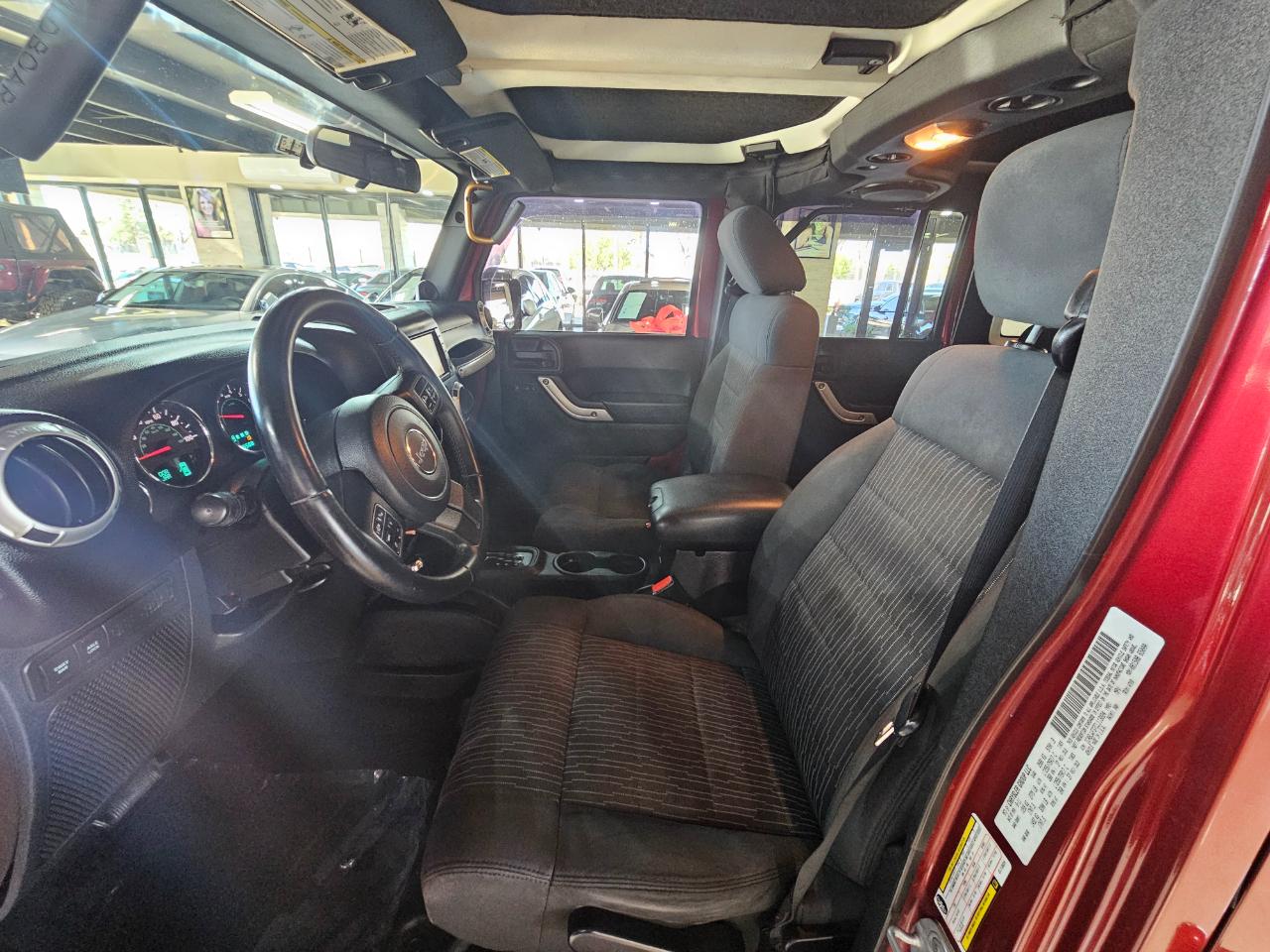 Jeep Wrangler Unlimited 4WD 4dr Rubicon 2012