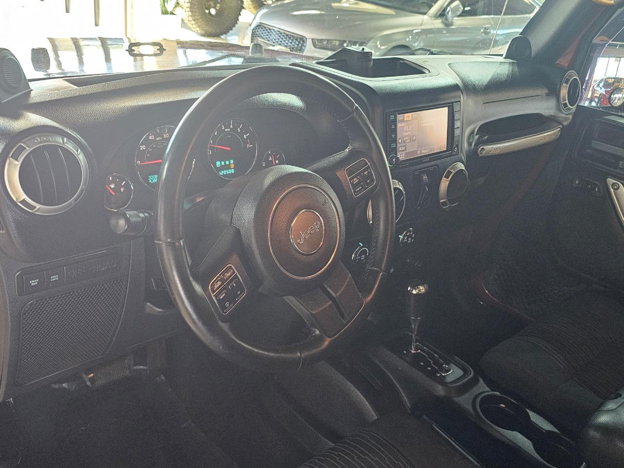 Jeep Wrangler Unlimited 4WD 4dr Rubicon 2012