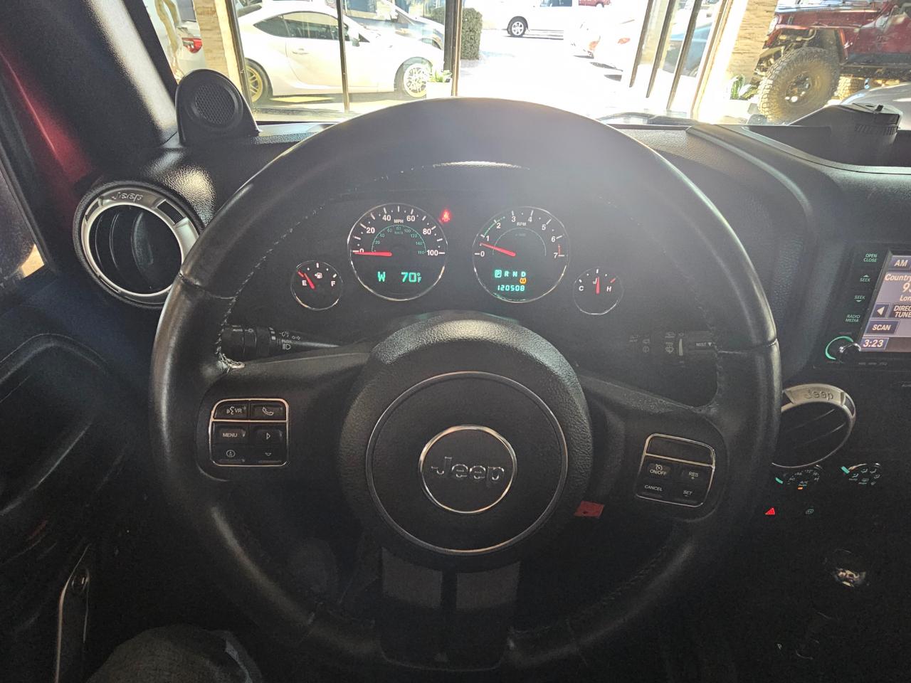 Jeep Wrangler Unlimited 4WD 4dr Rubicon 2012