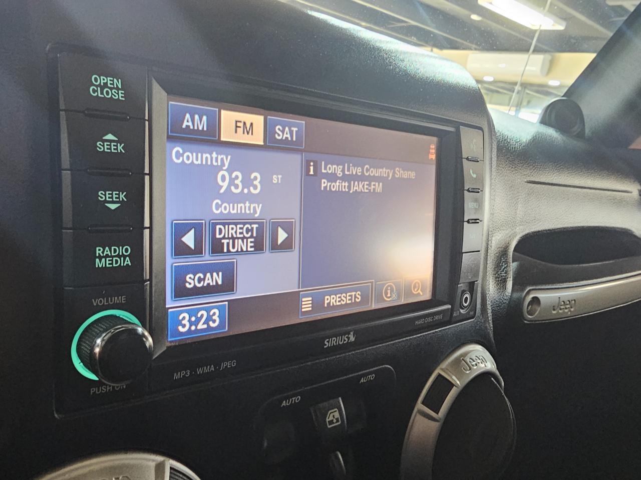 Jeep Wrangler Unlimited 4WD 4dr Rubicon 2012