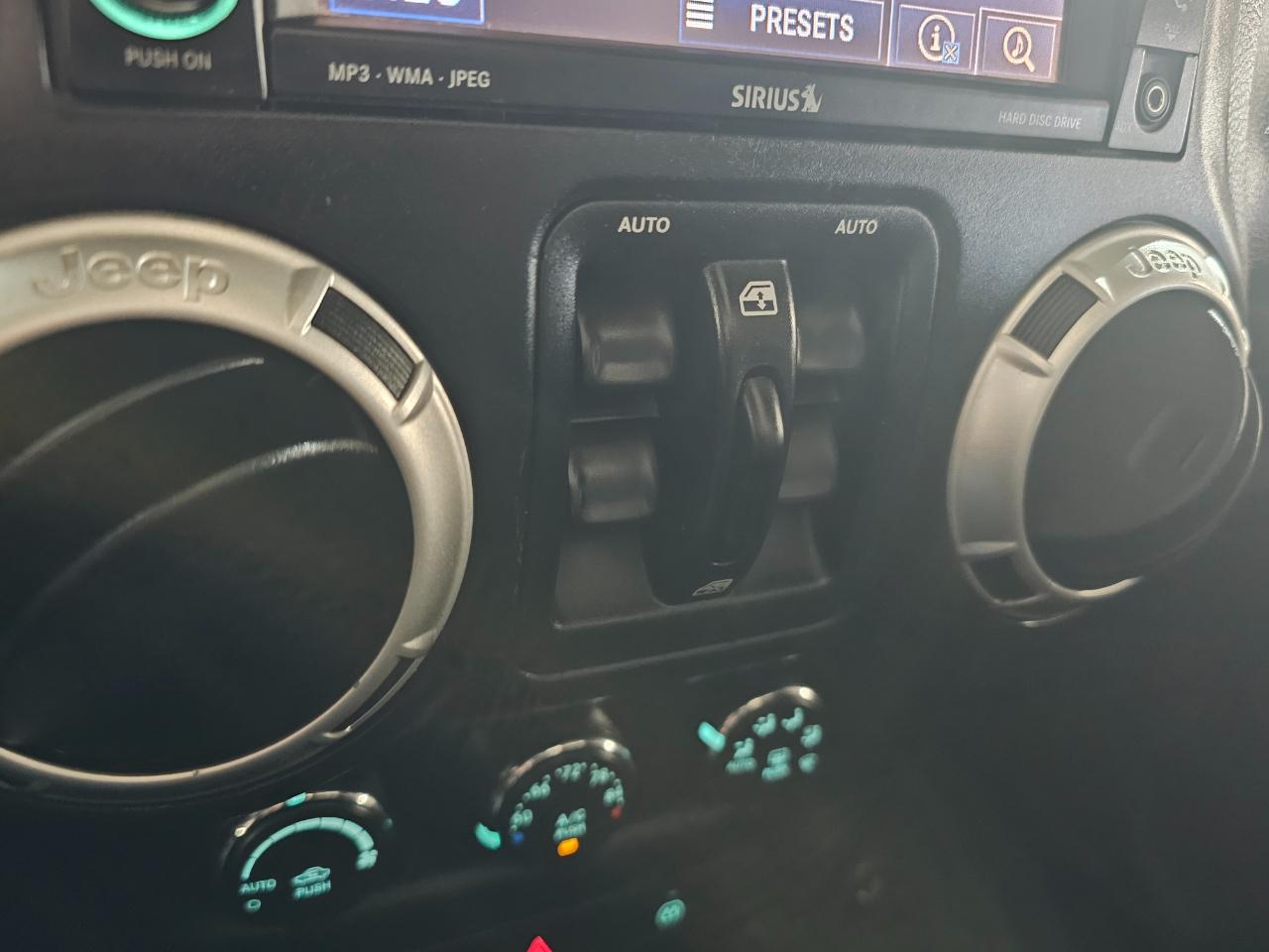 Jeep Wrangler Unlimited 4WD 4dr Rubicon 2012