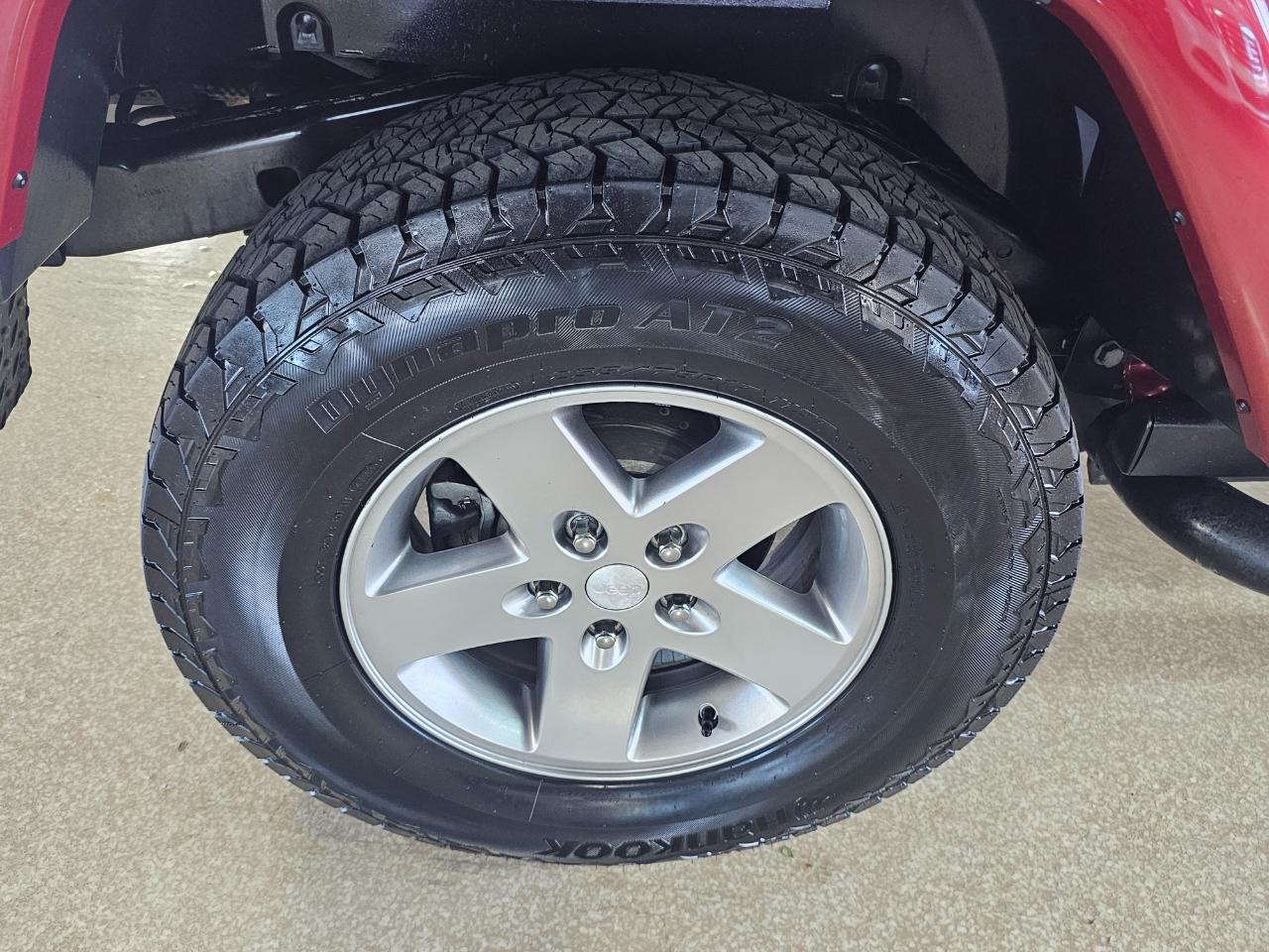 Jeep Wrangler Unlimited 4WD 4dr Rubicon 2012