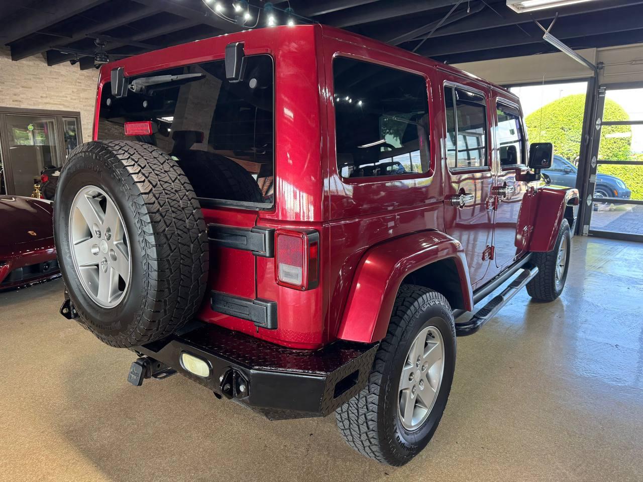 Jeep Wrangler Unlimited 4WD 4dr Rubicon 2012