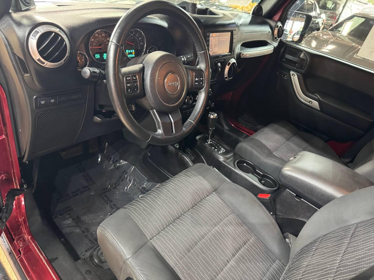Jeep Wrangler Unlimited 4WD 4dr Rubicon 2012