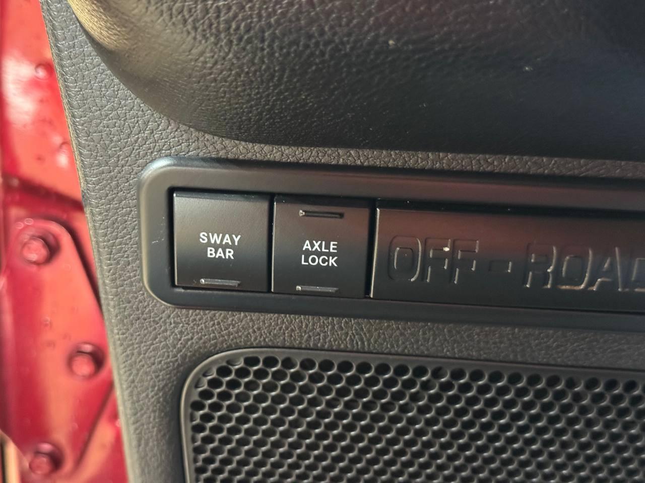 Jeep Wrangler Unlimited 4WD 4dr Rubicon 2012