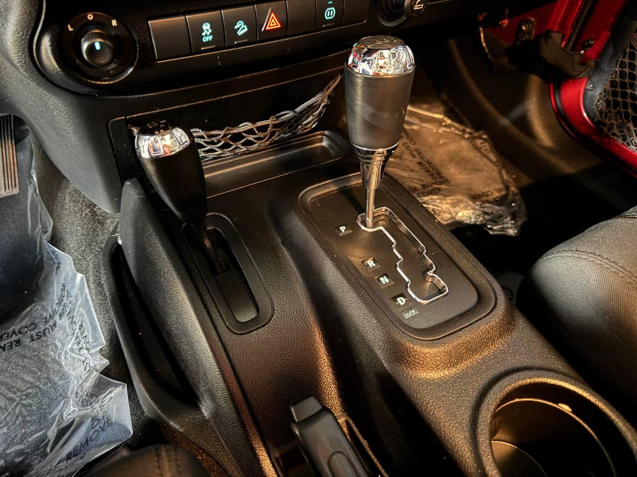 Jeep Wrangler Unlimited 4WD 4dr Rubicon 2012