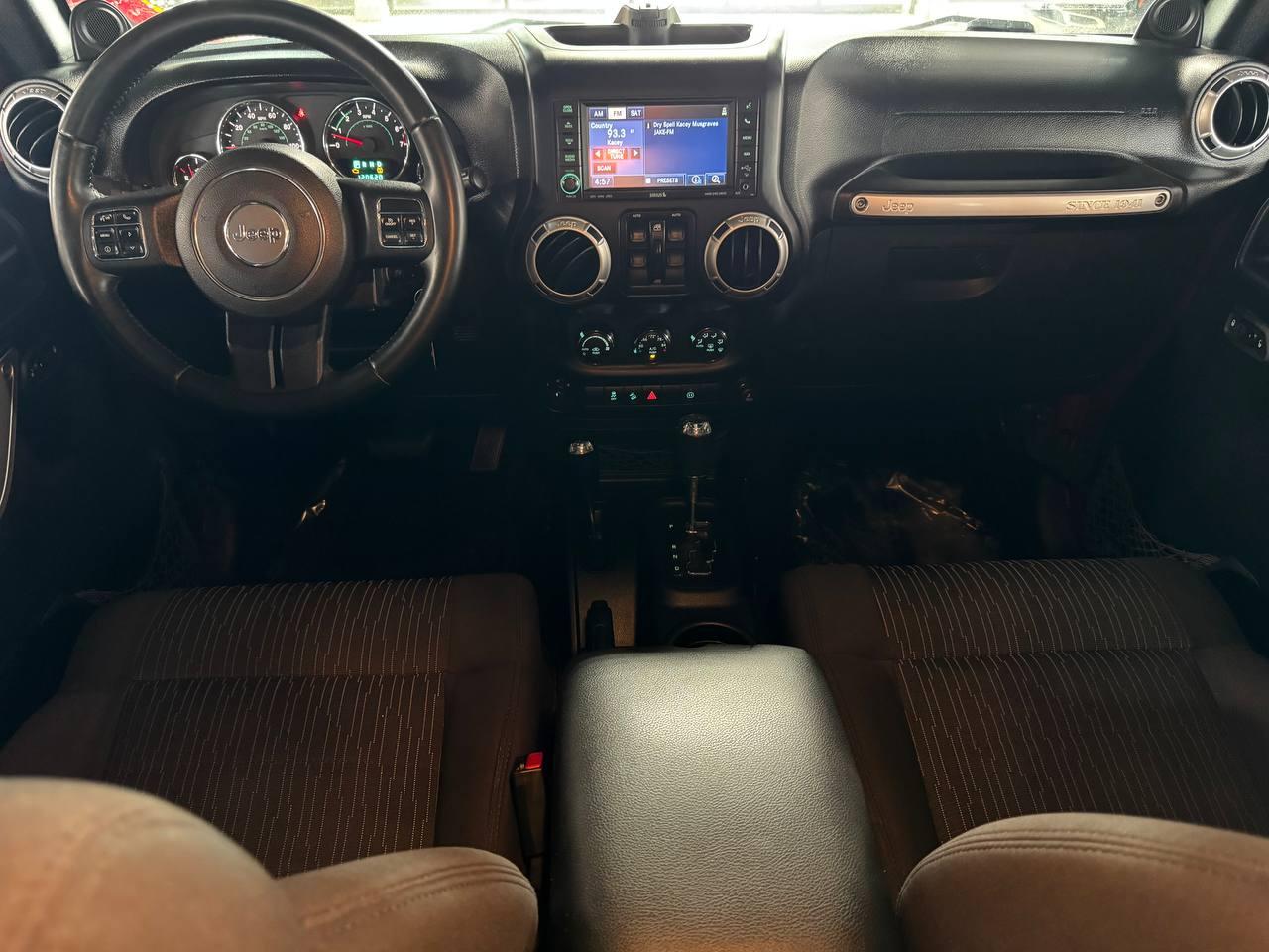 Jeep Wrangler Unlimited 4WD 4dr Rubicon 2012