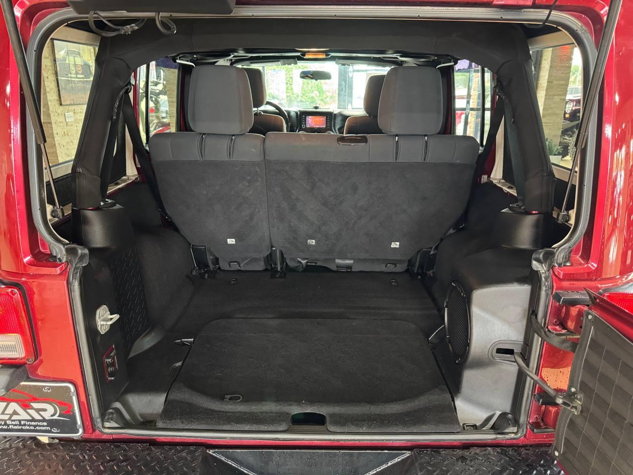 Jeep Wrangler Unlimited 4WD 4dr Rubicon 2012