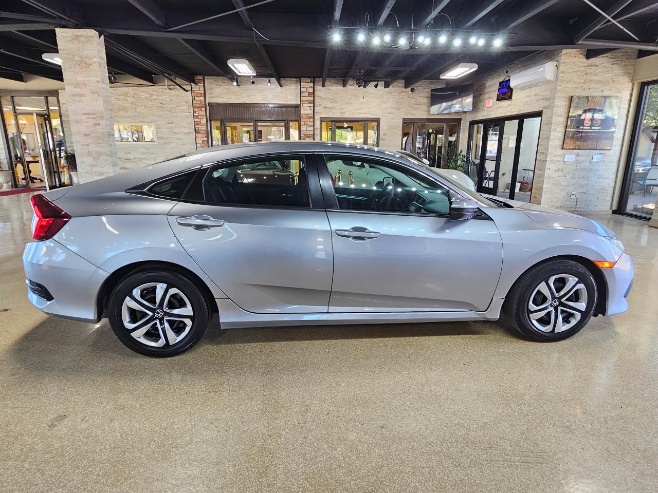 Honda Civic Sedan 4dr CVT LX 2016