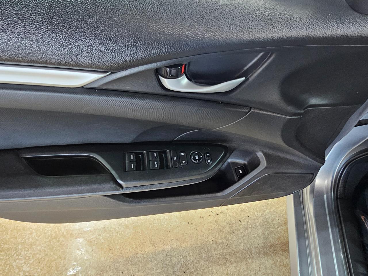 Honda Civic Sedan 4dr CVT LX 2016