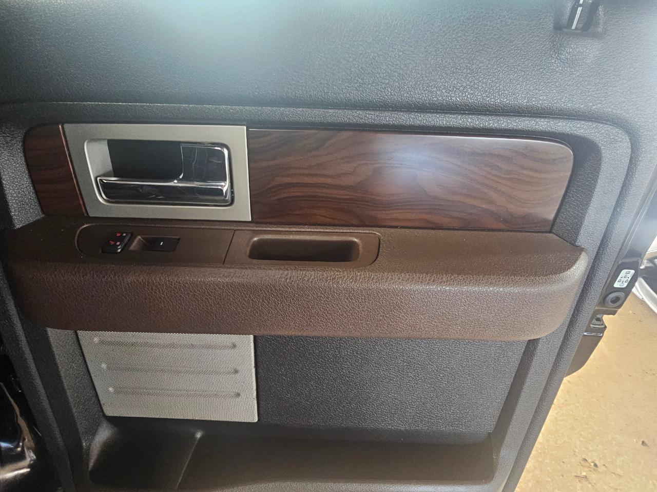 Ford F-150 2WD SuperCrew 145" Platinum 2010