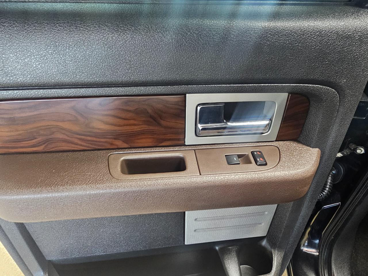 Ford F-150 2WD SuperCrew 145" Platinum 2010